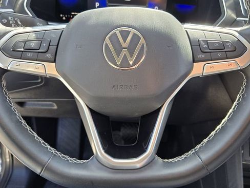 Certified 2022 Volkswagen Tiguan SE FWD image 24