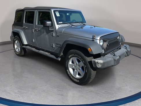 Used 2018 Jeep Wrangler Unlimited Sport S AWD/4WD image 3