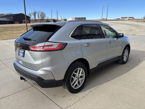 Used 2022 Ford Edge SEL w/ Convenience Package image 4