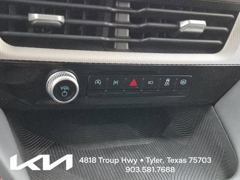 Used 2025 Ford Explorer Active RWD image 44