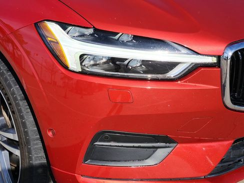 Used 2018 Volvo XC60 T6 Momentum w/ Advanced Package image 10