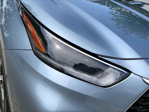 Used 2021 Toyota Highlander XLE AWD/4WD image 27
