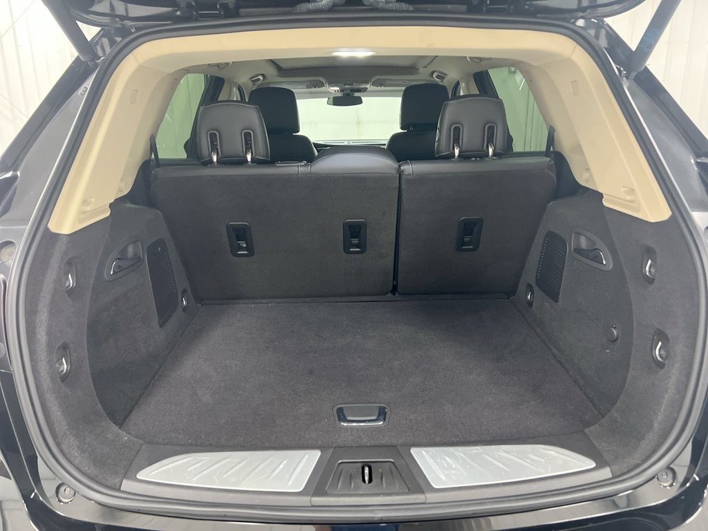 Used 2017 Buick Envision Essence FWD image 24