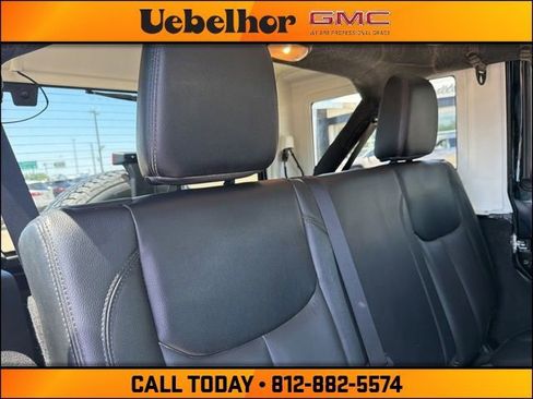 Used 2017 Jeep Wrangler Unlimited Sahara AWD/4WD image 5