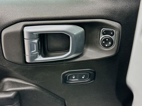 Used 2024 Jeep Wrangler Sport S image 15