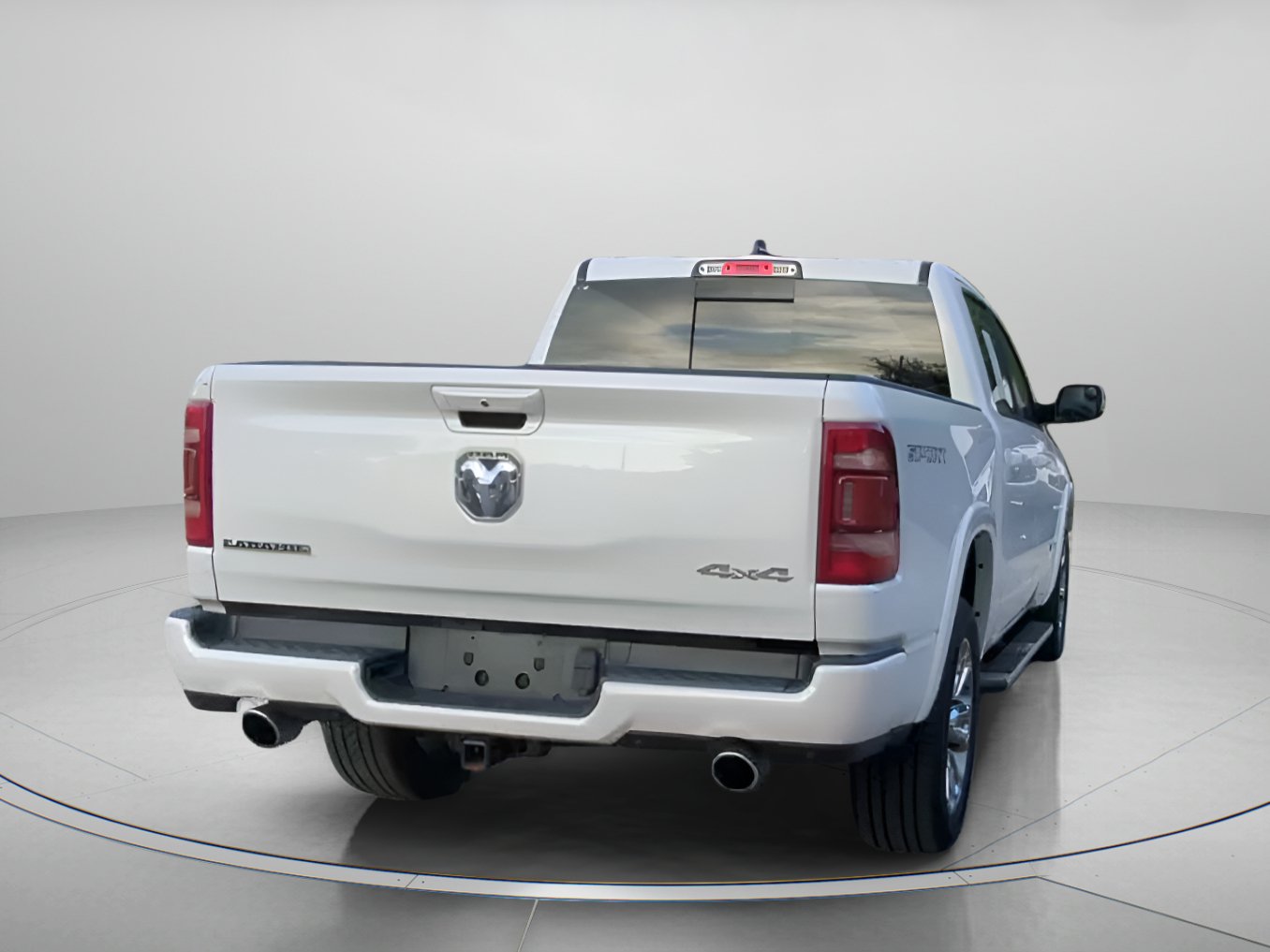 Used 2022 RAM 1500 Laramie w/ Sport Appearance Package AWD/4WD image 26
