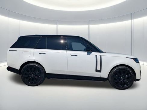 Used 2025 Land Rover Range Rover Autobiography image 4
