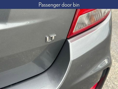 Used 2019 Chevrolet Trax LT w/ LT Convenience Package image 17