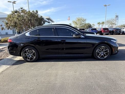 Used 2026 BMW i5 eDrive40 w/ Premium Package RWD image 6