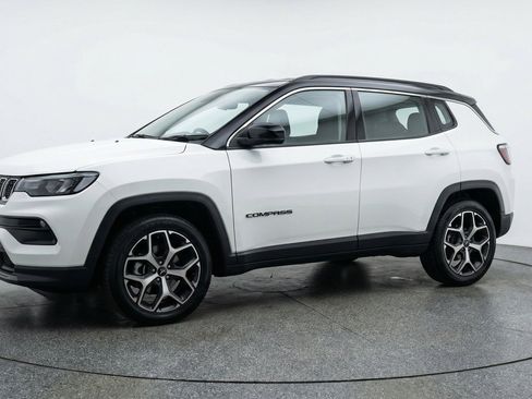 Used 2025 Jeep Compass Limited AWD/4WD image 3