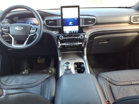 Certified 2023 Ford Explorer Platinum w/ Technology Package image 13