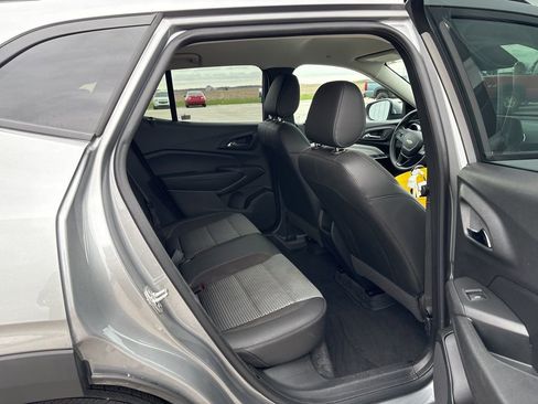 Used 2025 Chevrolet Trax LT image 15