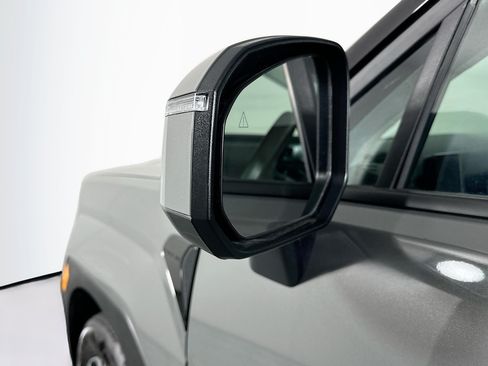 Used 2025 Hyundai Santa Fe SEL FWD image 16