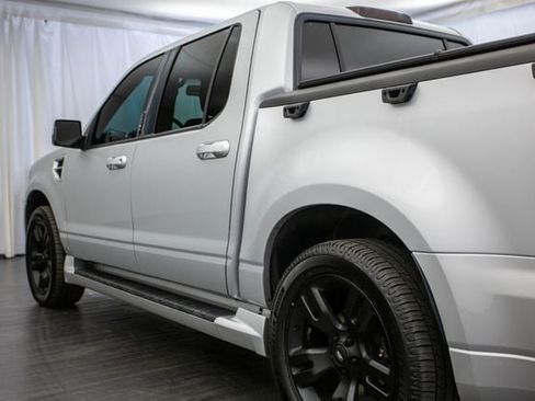 Used 2009 Ford Explorer Sport Trac Adrenalin image 32