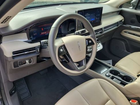 Certified 2024 Lincoln Corsair FWD image 9