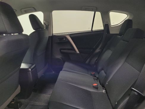 Used 2018 Toyota RAV4 LE image 18