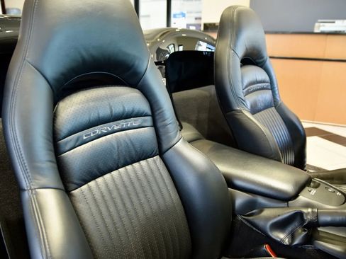 Used 2003 Chevrolet Corvette Convertible w/ Preferred Equipment Group1 RWD image 27