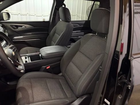 Used 2025 Chevrolet Traverse LT AWD/4WD image 33