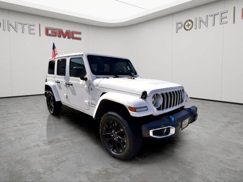 Used 2024 Jeep Wrangler Unlimited Sahara AWD/4WD image 1