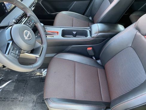 Used 2025 Nissan Kicks SR FWD image 22