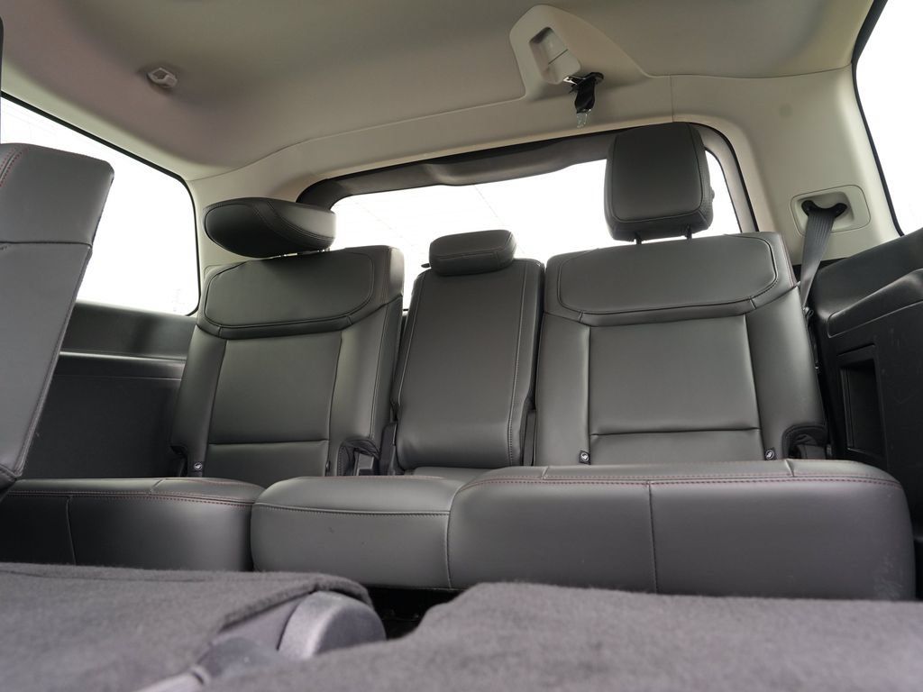 Used 2025 Ford Expedition Active AWD/4WD image 28