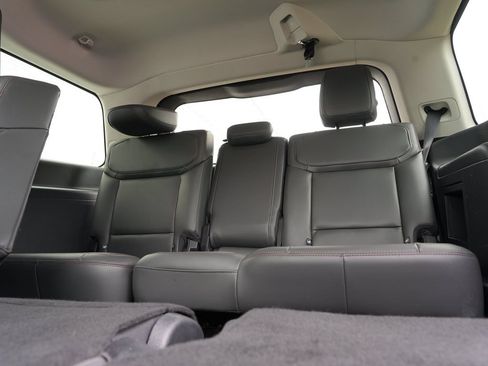 Used 2025 Ford Expedition Active AWD/4WD image 28