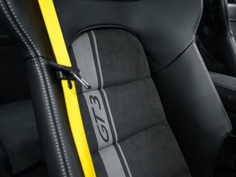 Used 2018 Porsche 911 GT3 image 35