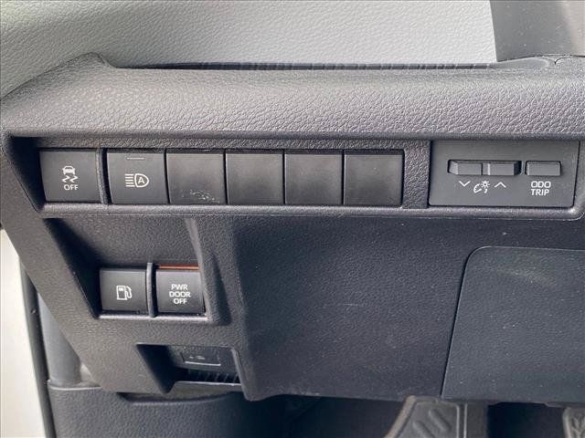 Used 2025 Toyota Sienna LE FWD image 11