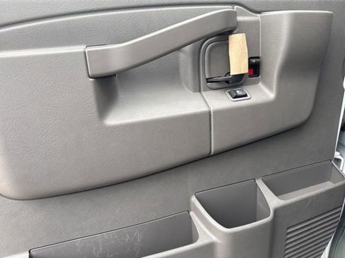 New 2025 Chevrolet Express 3500 Work Van w/ Power Convenience Package image 8