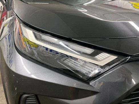 Certified 2025 Toyota RAV4 LE AWD/4WD image 31