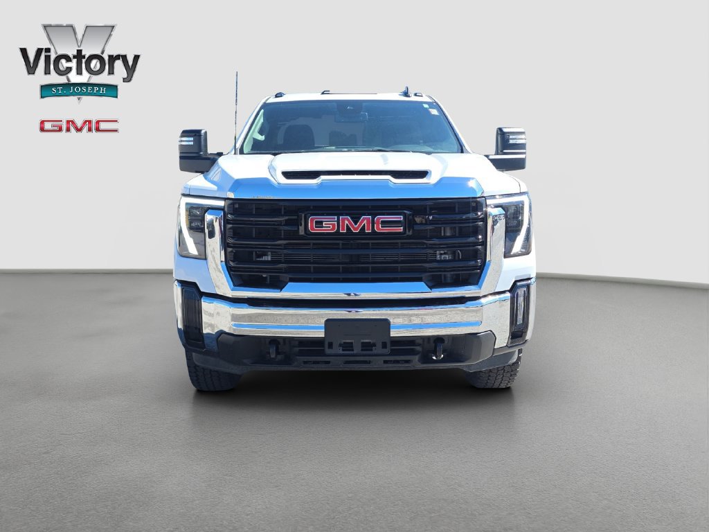 Used 2024 GMC Sierra 3500 Pro AWD/4WD image 2