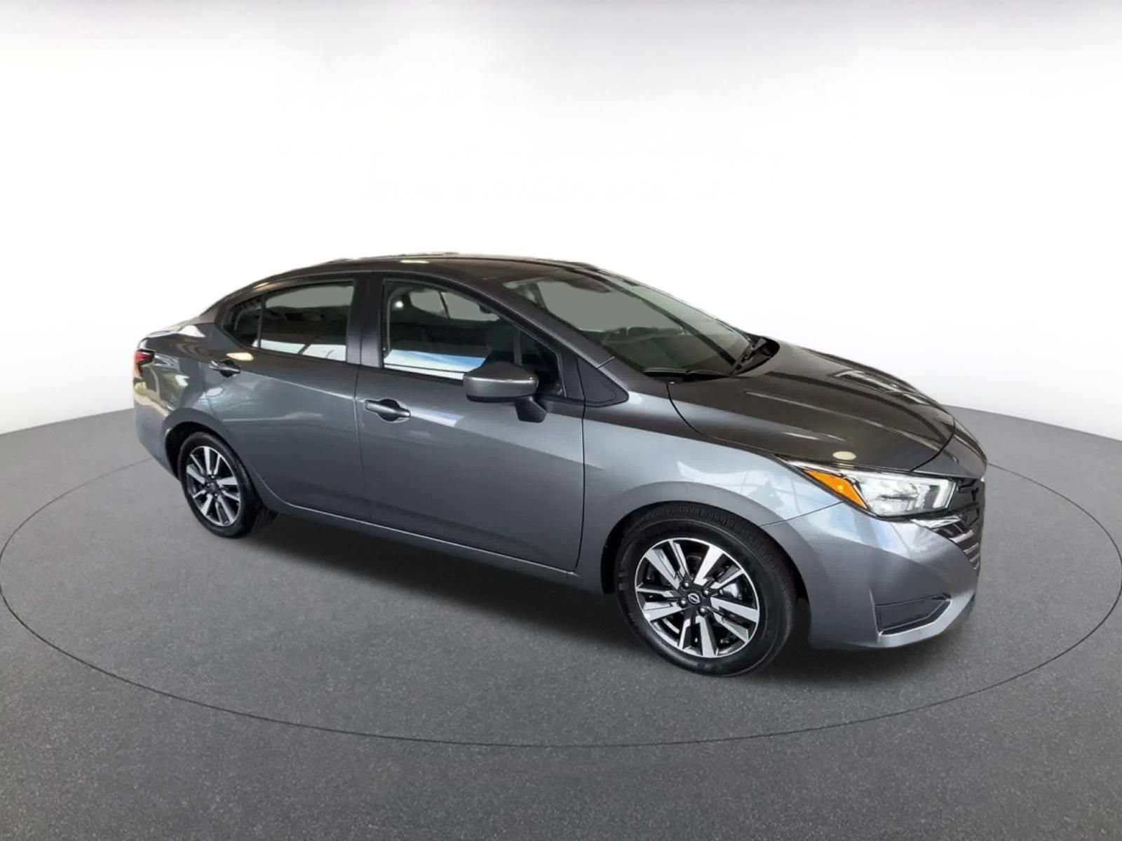 Used 2025 Nissan Versa SV FWD image 2