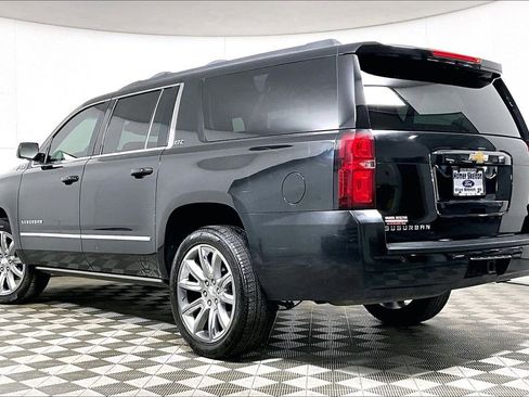 Used 2016 Chevrolet Suburban LT image 11