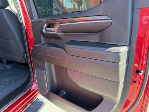 Used 2024 Chevrolet Silverado 1500 LT Trail Boss w/ Protection Package image 13