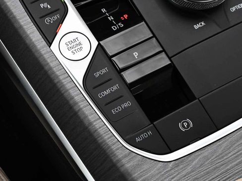 New 2026 BMW 330i Sedan w/ Premium Package image 18