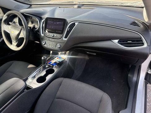 Used 2020 Chevrolet Malibu LT image 14
