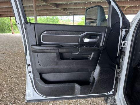 Used 2024 RAM 2500 Big Horn AWD/4WD image 25