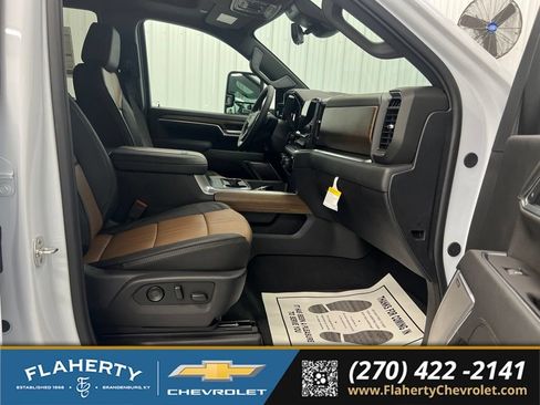 New 2026 Chevrolet Silverado 2500 High Country w/ High Country Premium Package AWD/4WD image 15