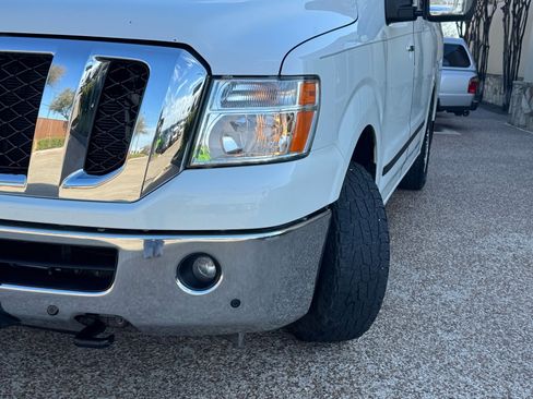 Used 2020 Nissan NV 3500 SL image 2