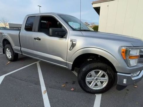 Used 2022 Ford F150 XLT image 2