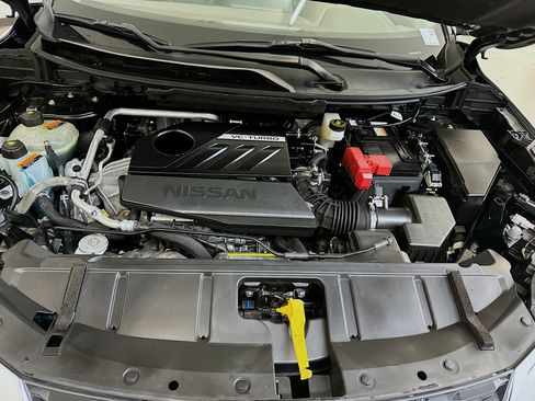 Used 2023 Nissan Rogue SV image 33