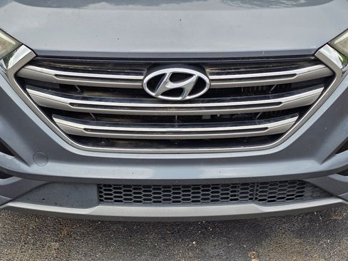 Used 2016 Hyundai Tucson Limited w/ Option Group 03 FWD image 3