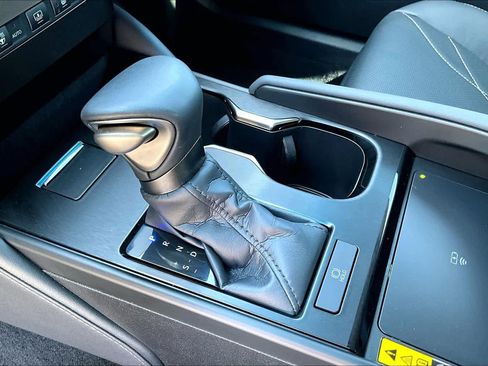 Used 2024 Lexus ES 350 w/ Accessory Package (Z1) image 15