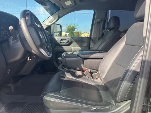 Used 2023 Chevrolet Silverado 2500 Custom w/ Custom Convenience Package AWD/4WD image 10