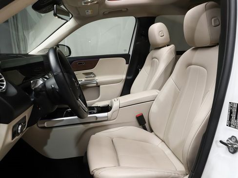 Certified 2022 Mercedes-Benz GLB 250 4MATIC image 9