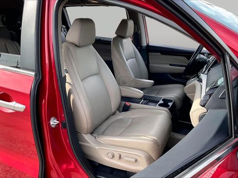 Used 2024 Honda Odyssey Touring image 9