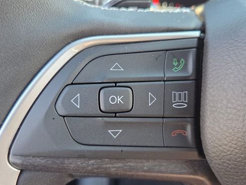 Used 2025 Jeep Grand Cherokee L Limited image 25