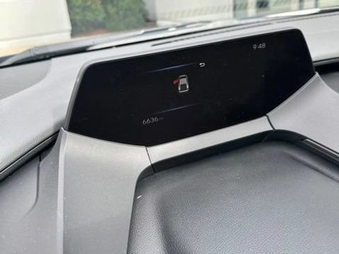 Used 2025 Toyota Prius XLE FWD image 5
