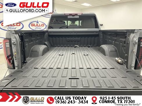 Used 2025 GMC Sierra 2500 AT4X AWD/4WD image 12