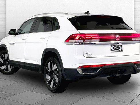 Used 2025 Volkswagen Atlas Cross Sport SE image 11